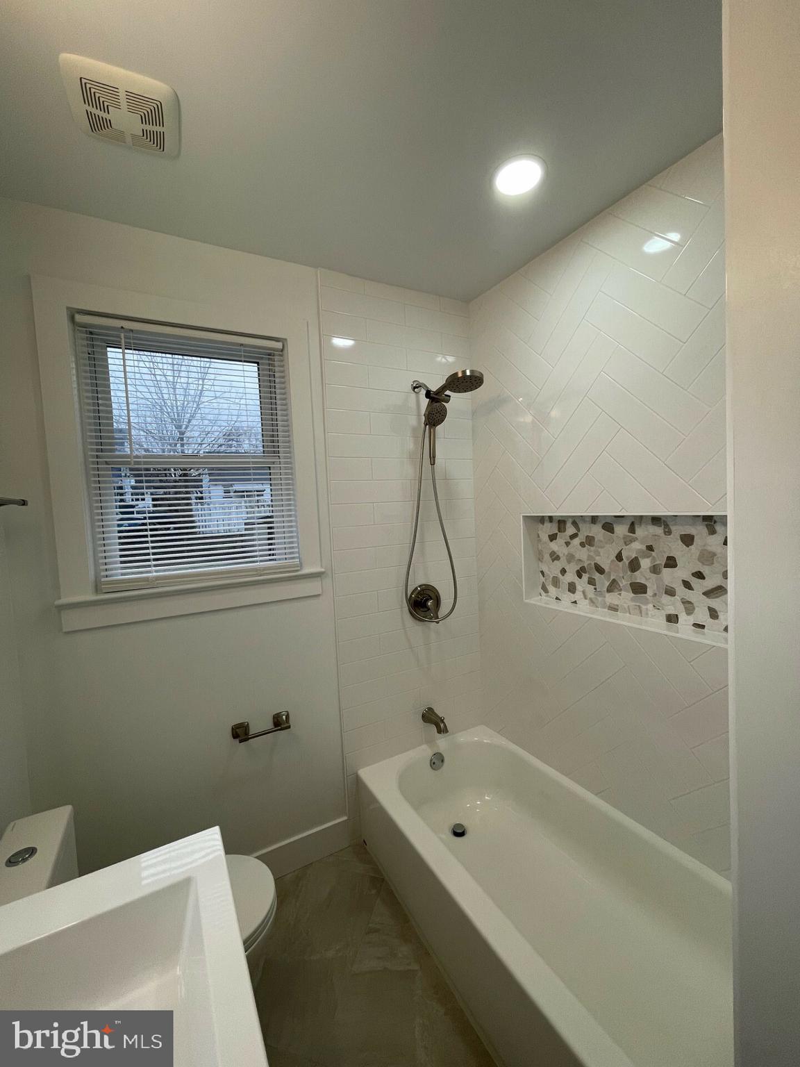 HILLCREST - Residential