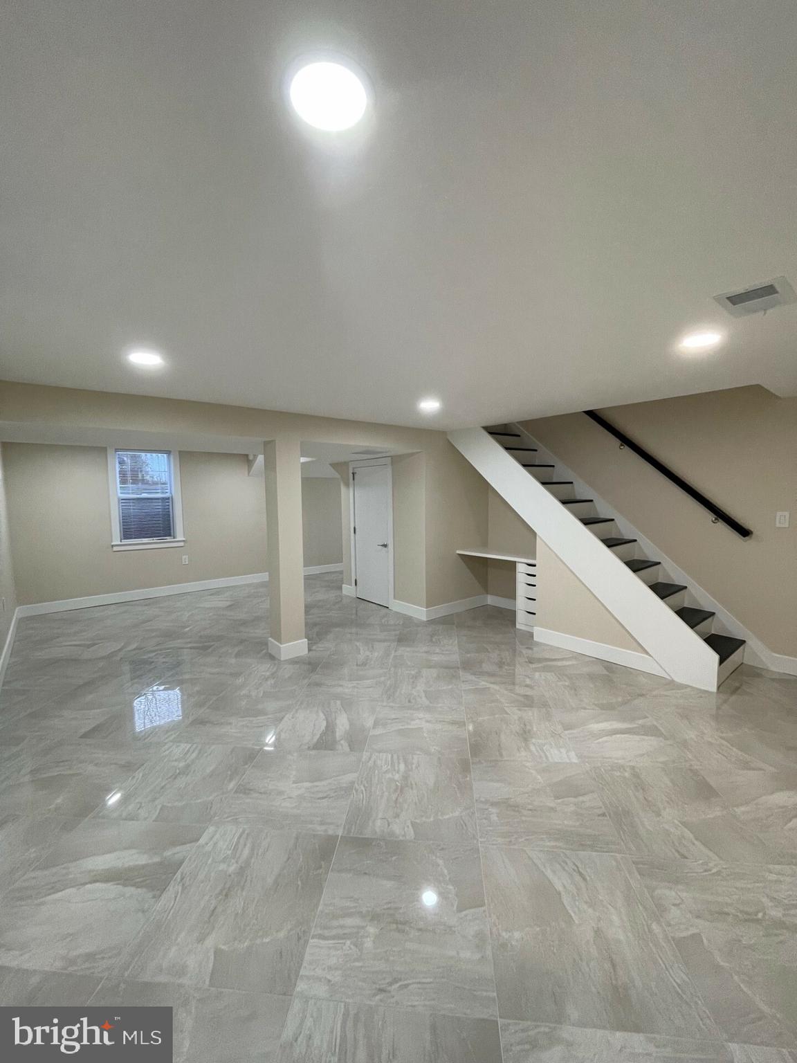 HILLCREST - Residential