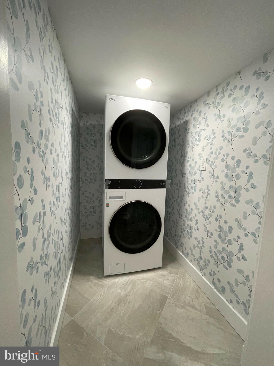 HILLCREST - Residential