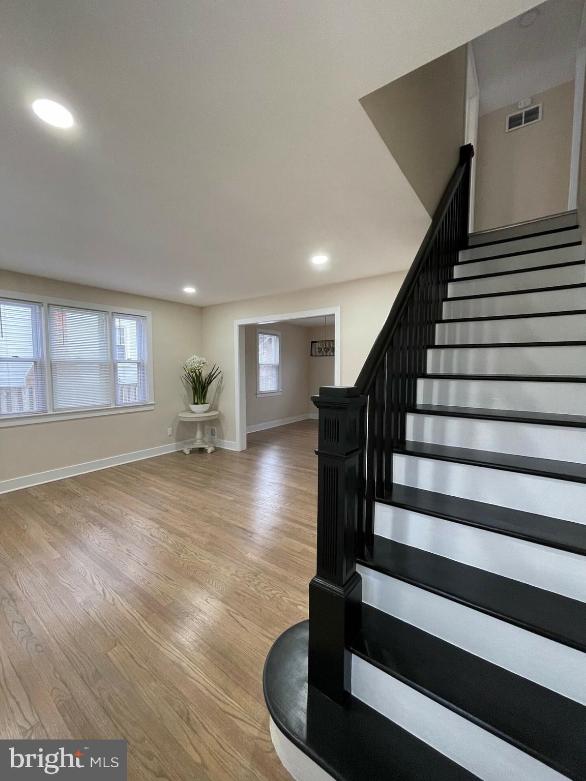 HILLCREST - Residential