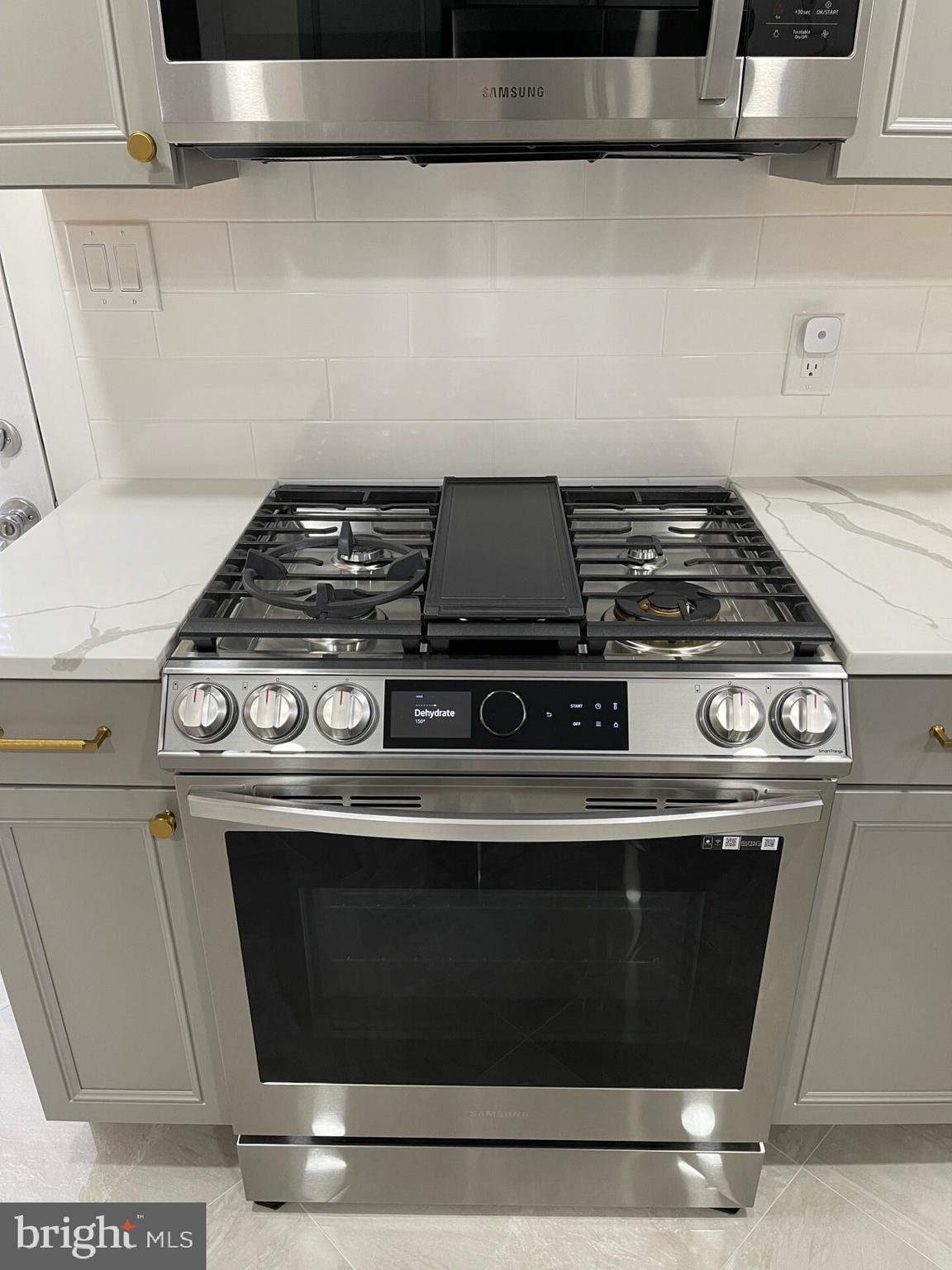 HILLCREST - Residential