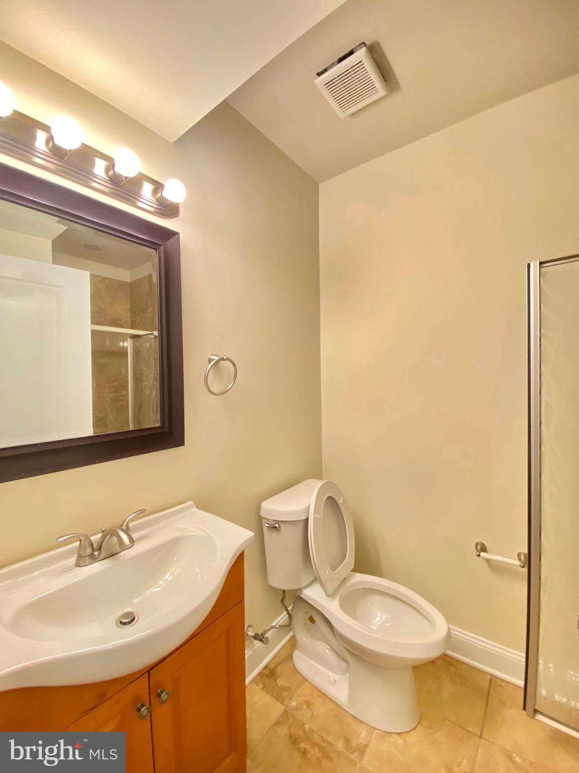 PHILADELPHIA (NORTH) - Residential Lease