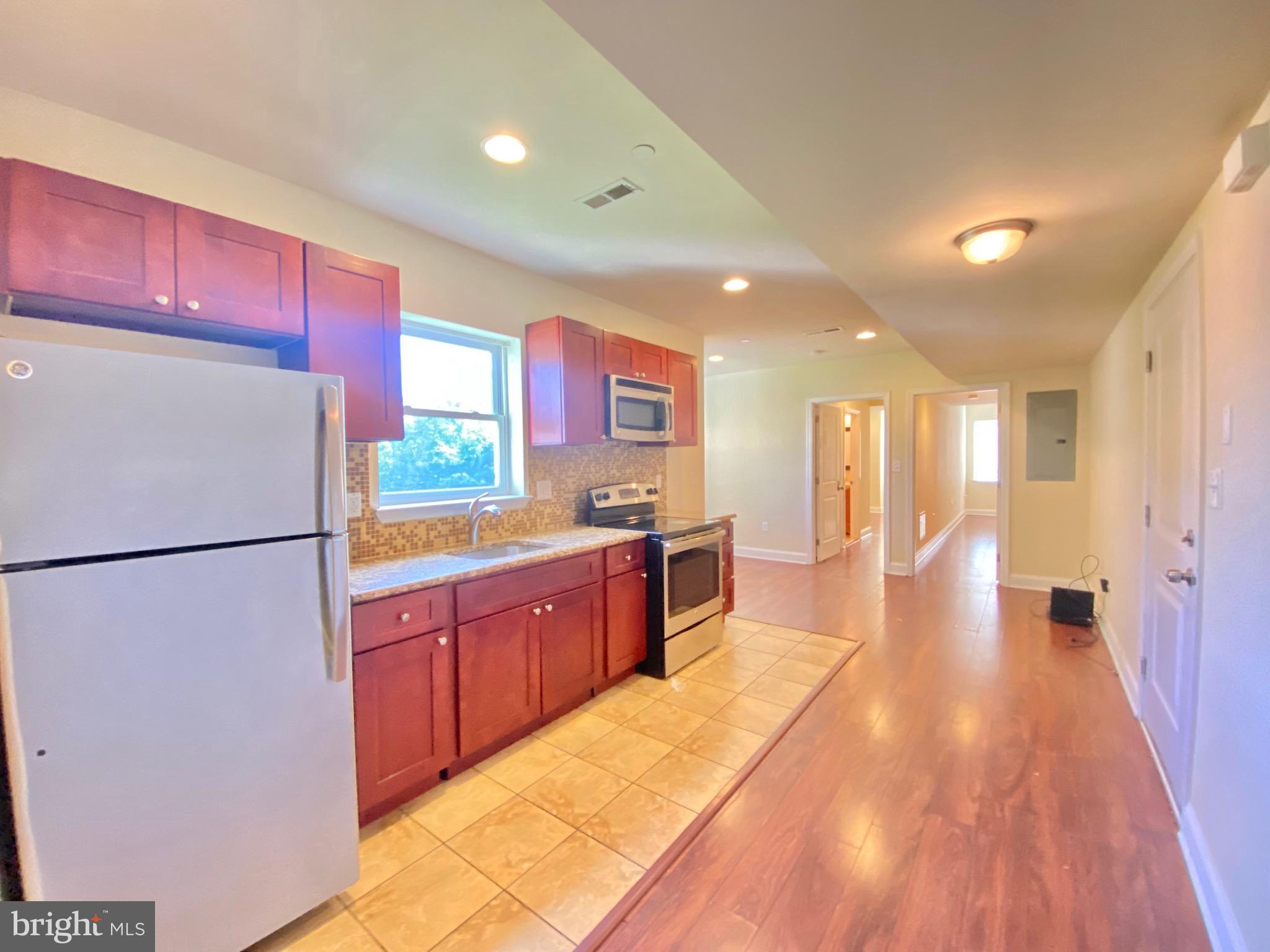 PHILADELPHIA (NORTH) - Residential Lease