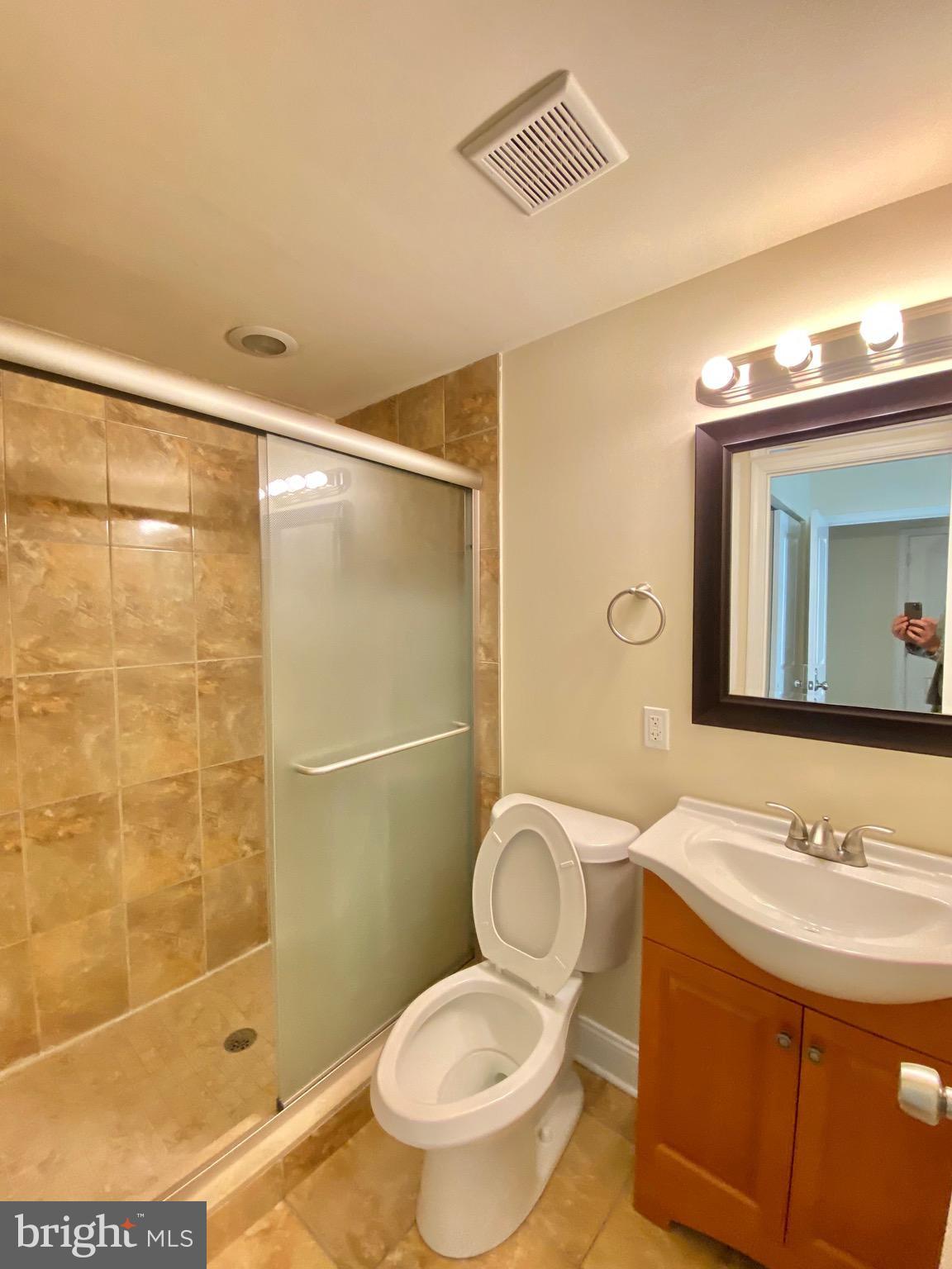 PHILADELPHIA (NORTH) - Residential Lease