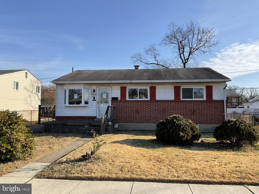 HUGE POTENTIAL in Hammarlee Estates! 🏠 This 2-level, 3BR/1.5BA home is the opportunity you’ve been waiting for. Whether you are looking for a rental income property, your next fix-and-flip project, or a nice owner occupant home, this 2-level house can accommodate. 
Hidden Gems: Original hardwoods under the carpet ready for refinishing!
Bonus Space: Large basement with half-bath for extra living space + a relaxing screened-in porch.
Parking: Extra-long driveway for multiple cars.
Flexibility: Perfect for a fix-and-flip, rental, or savvy owner-occupant.
Stop imagining the potential and see it for yourself! Schedule your showing today. Property will be included the next Auction. Buyers must sign up and place bids though XOME. All auction properties are subject to a 5% buyer s premium pursuant to the Event Agreement and Auction Terms & Conditions  minimums will apply . Buyers and buyers' agent to verify any and all info.