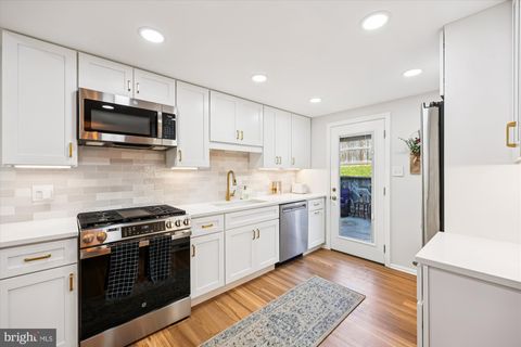 Photo of 3923 Halsey Street, KENSINGTON, MD 20895 (MLS # MDMC2203746)