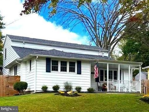 Photo of 3923 Halsey Street, KENSINGTON, MD 20895 (MLS # MDMC2203746)