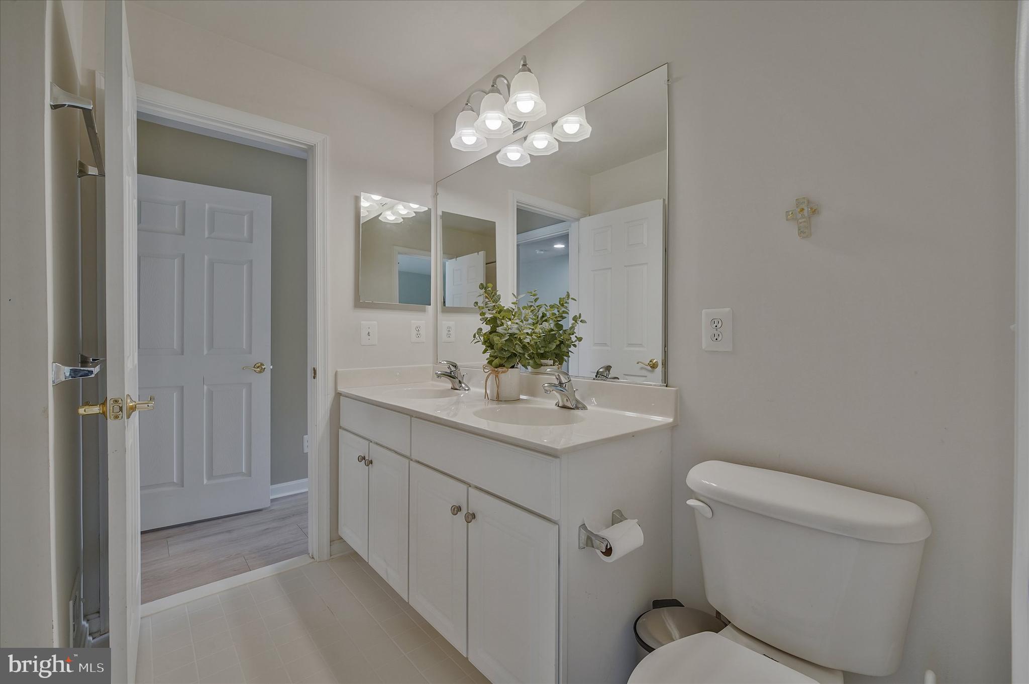THE RIDINGS AT BLUE SPRING - Residential