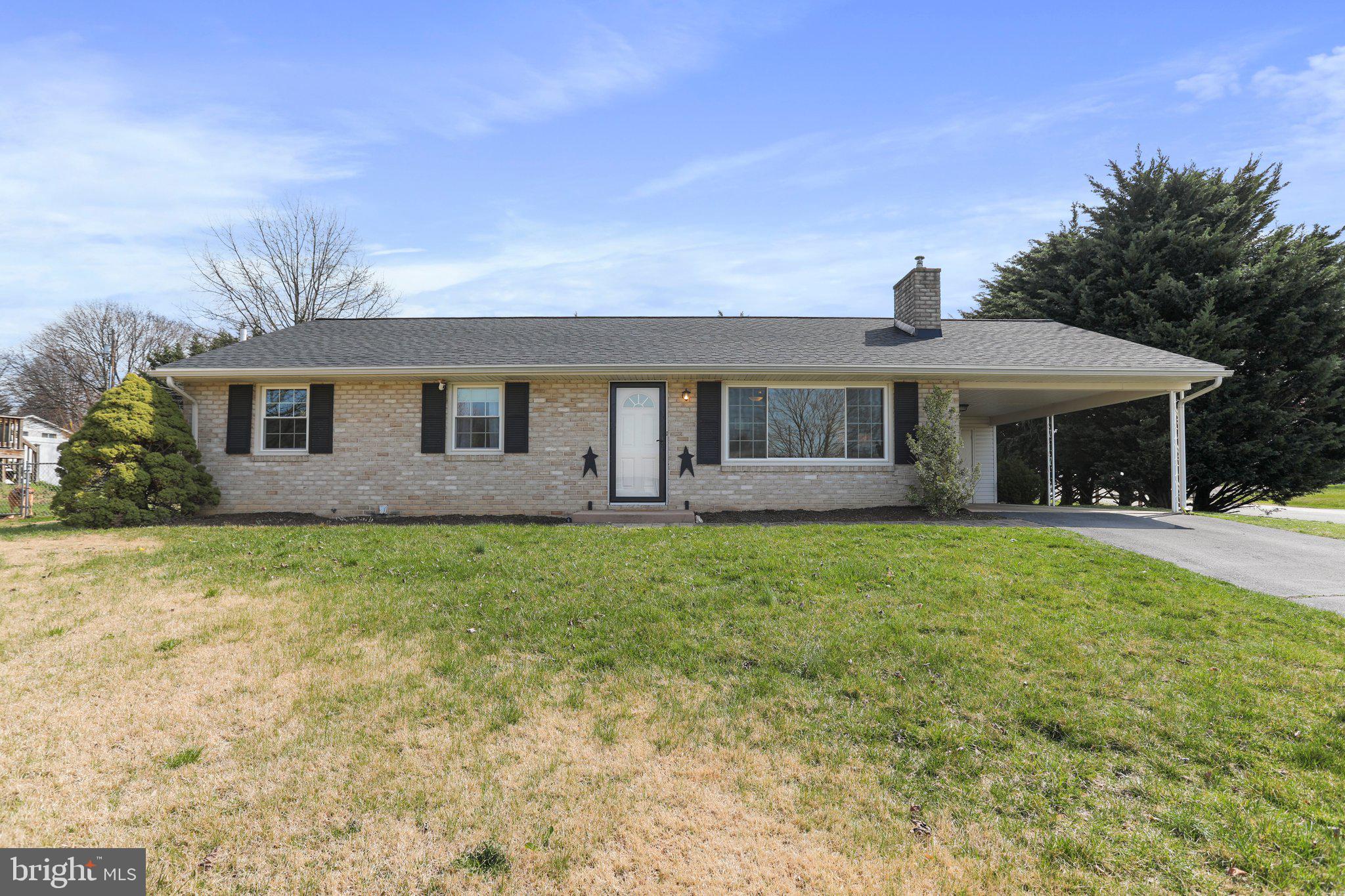 MAUGANSVILLE - Residential