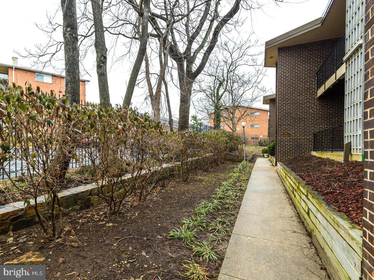 STONEGATE CONDO- PHASE I - Residential Lease