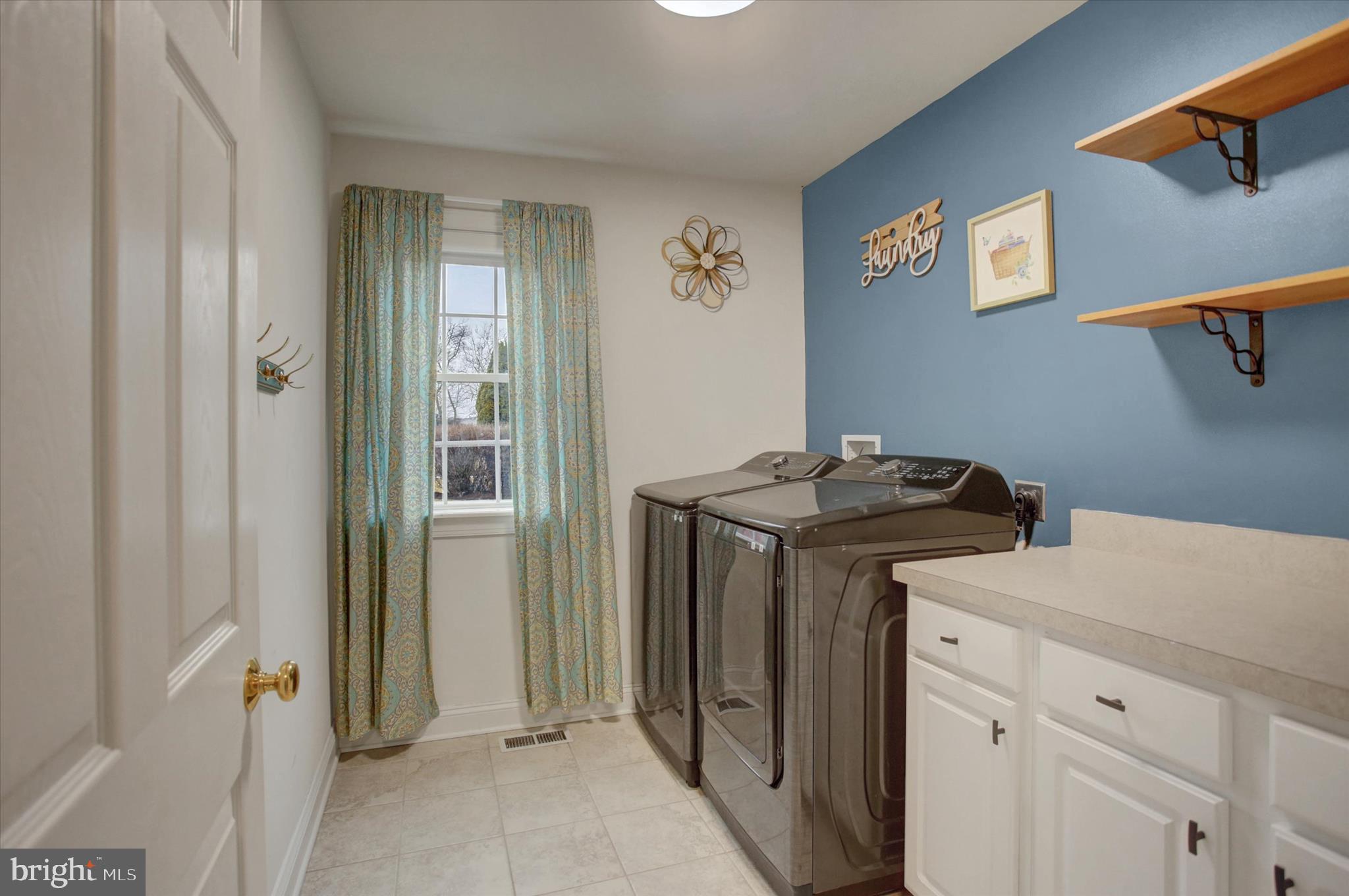 CENTURY MANOR - Residential