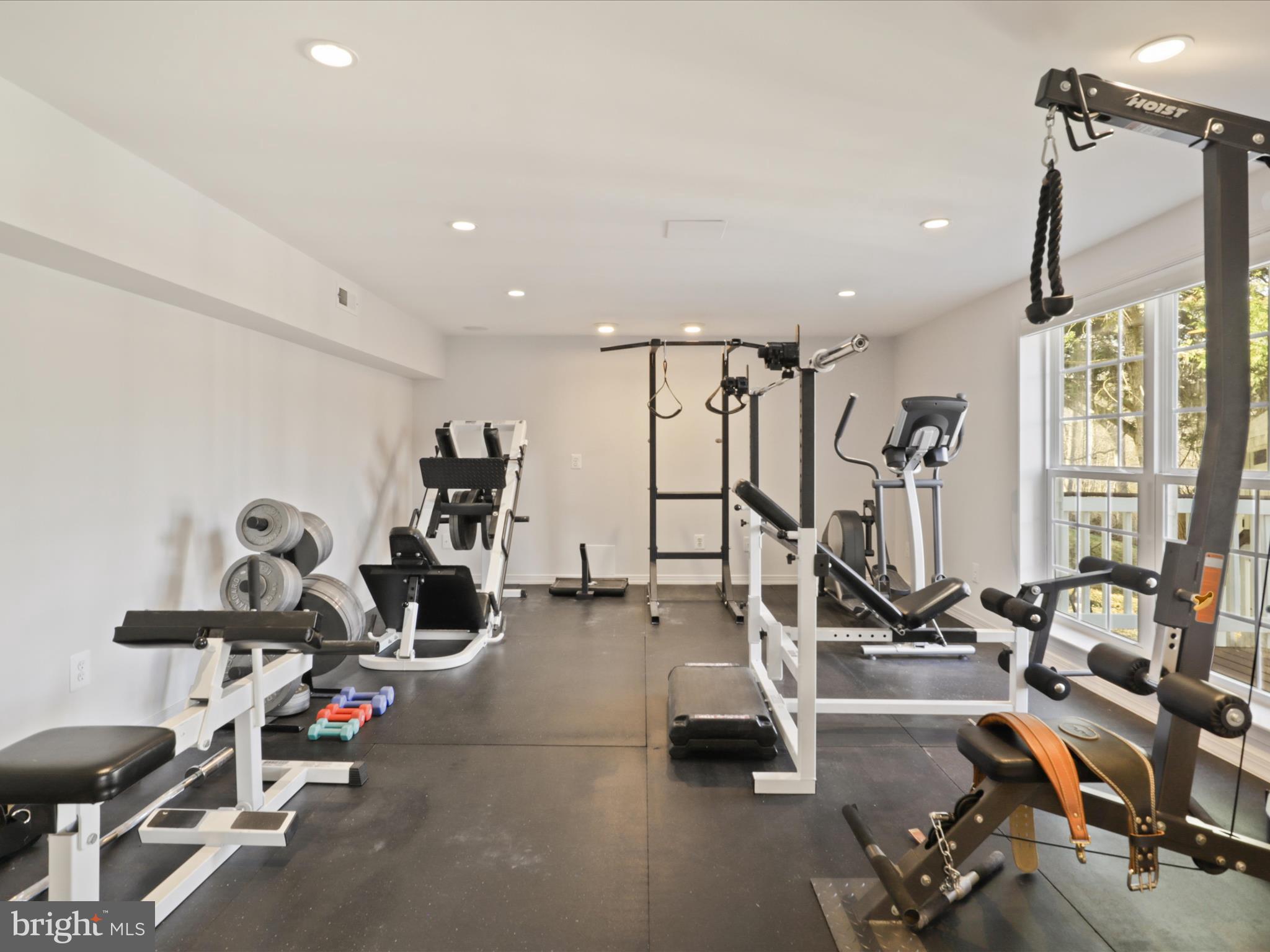 POTOMAC CROSSING - Residential