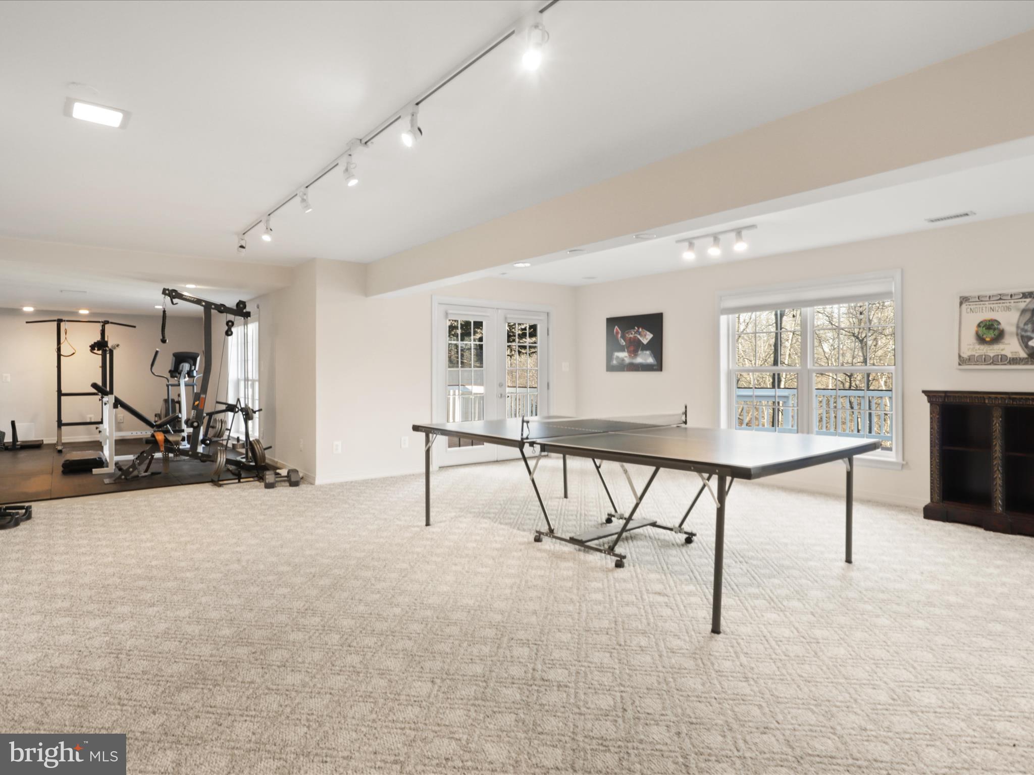 POTOMAC CROSSING - Residential