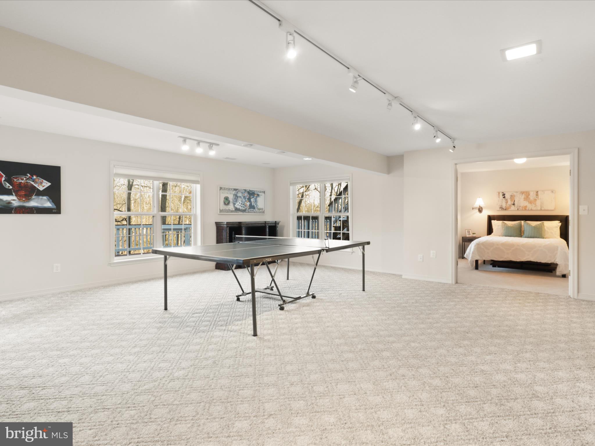 POTOMAC CROSSING - Residential