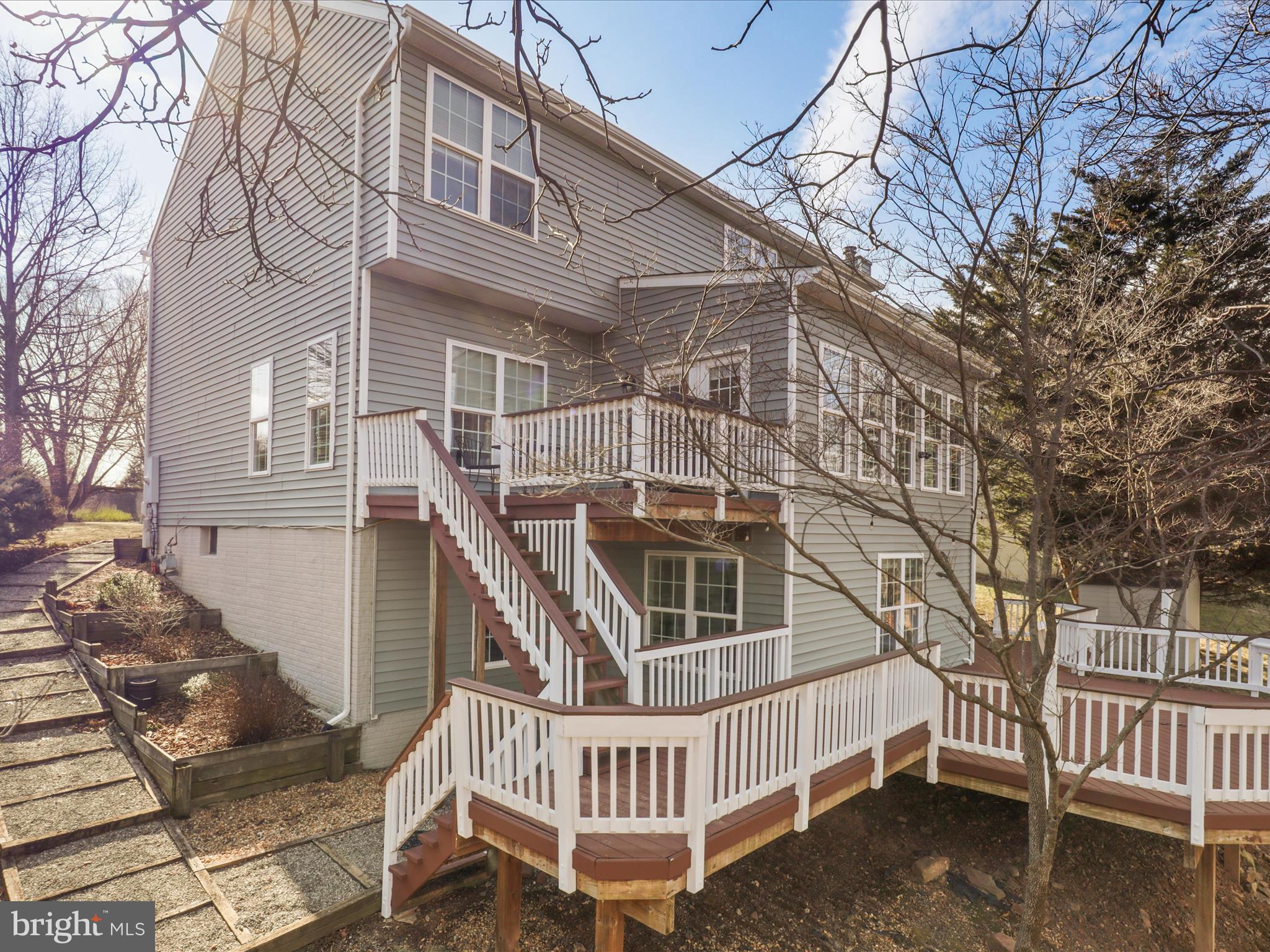 POTOMAC CROSSING - Residential