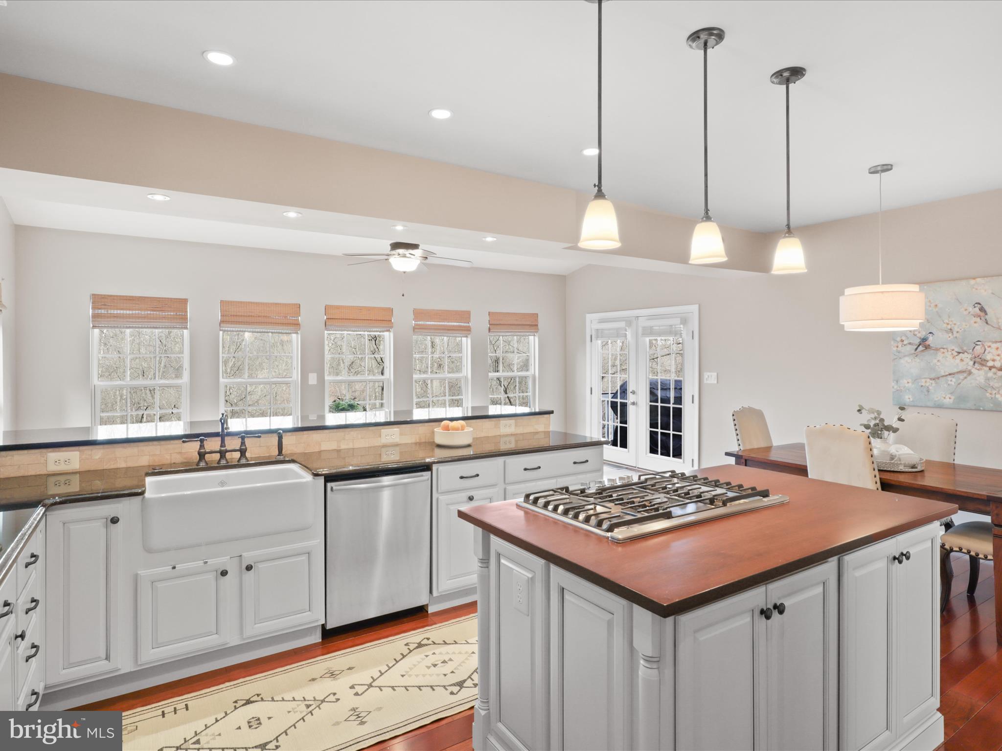 POTOMAC CROSSING - Residential