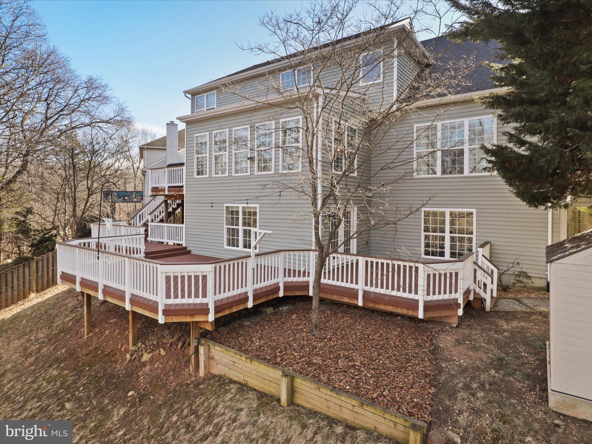 POTOMAC CROSSING - Residential