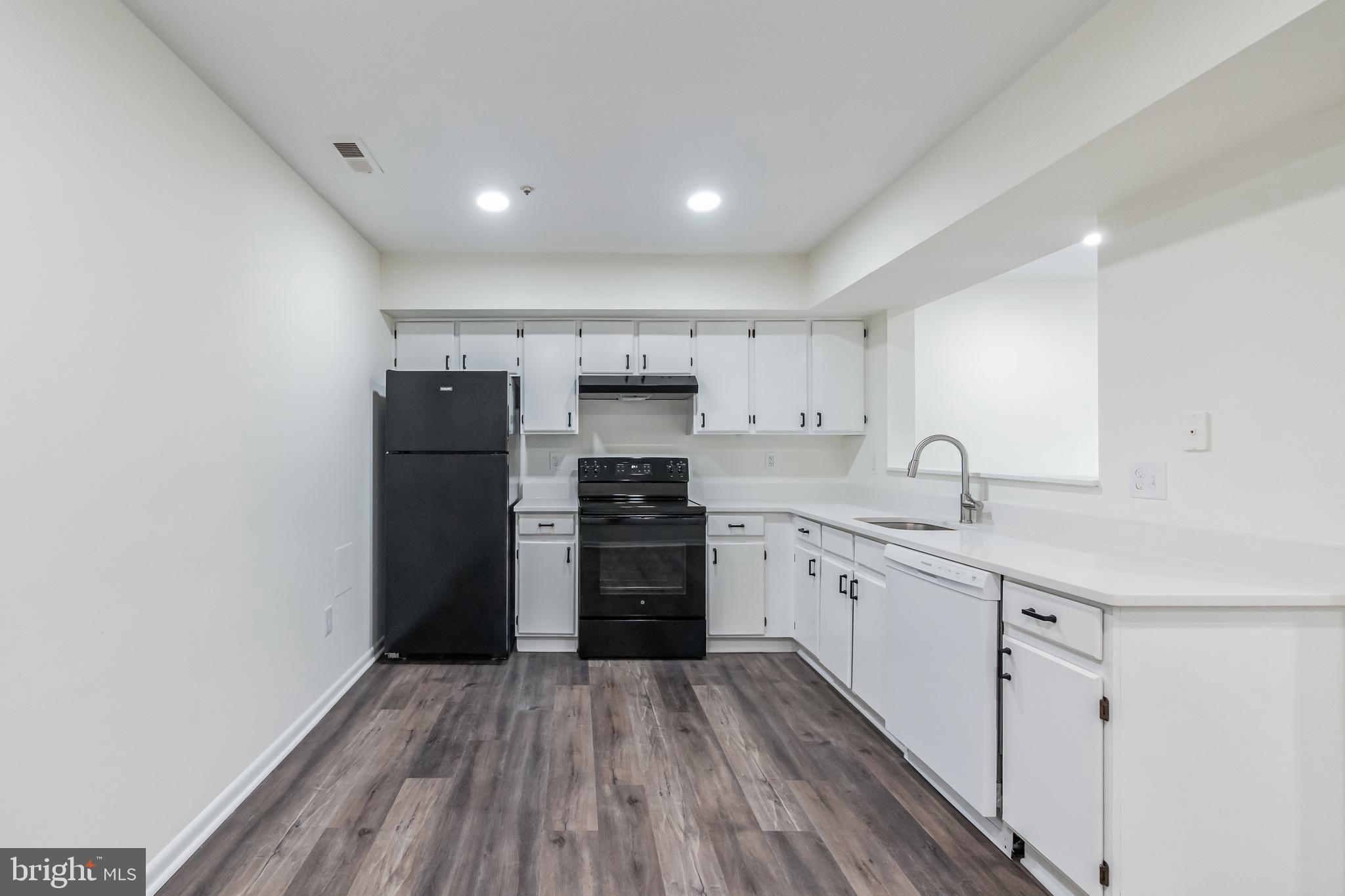 MONTGOMERY VILLAGE - Residential