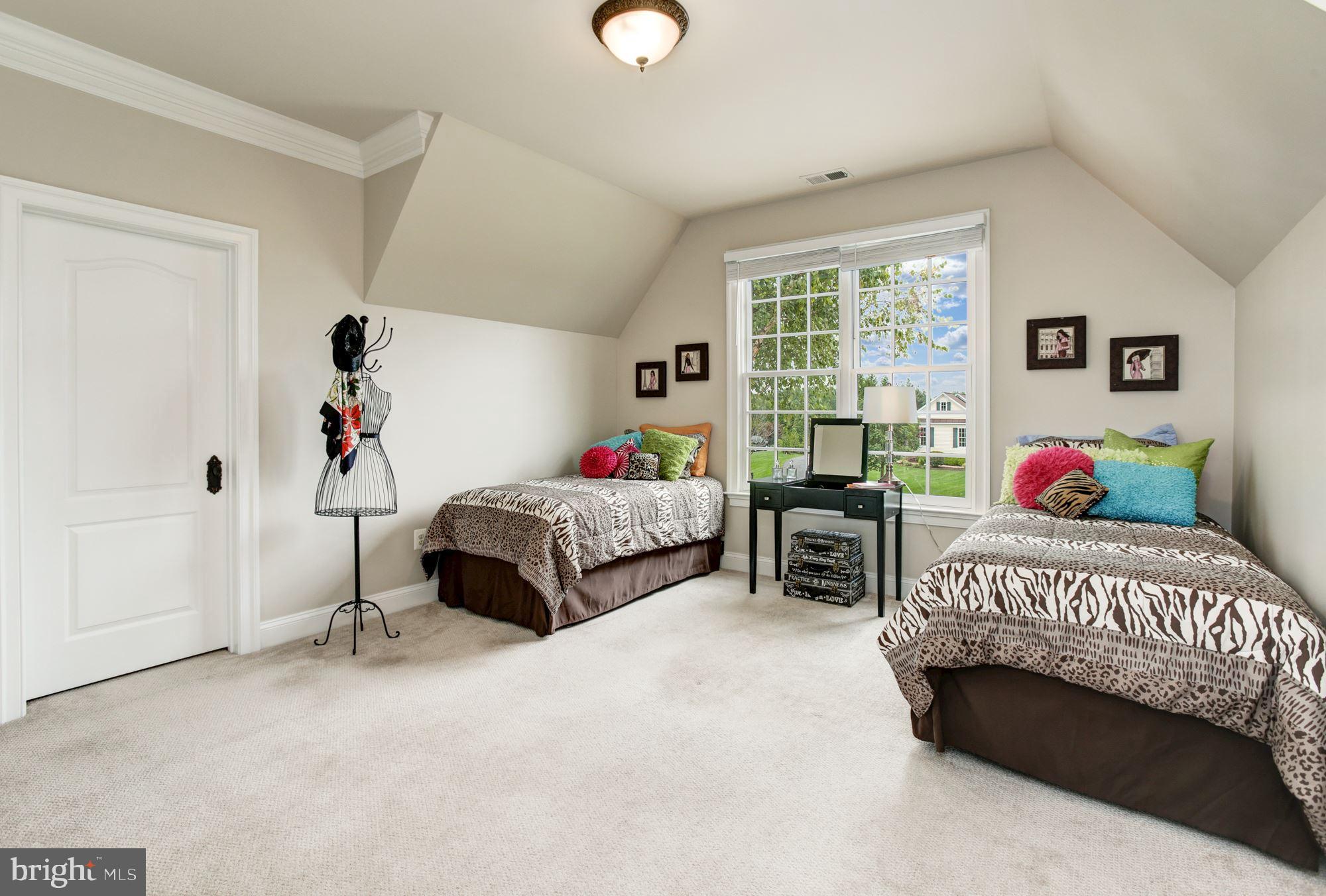 FOX MEADOW - Residential