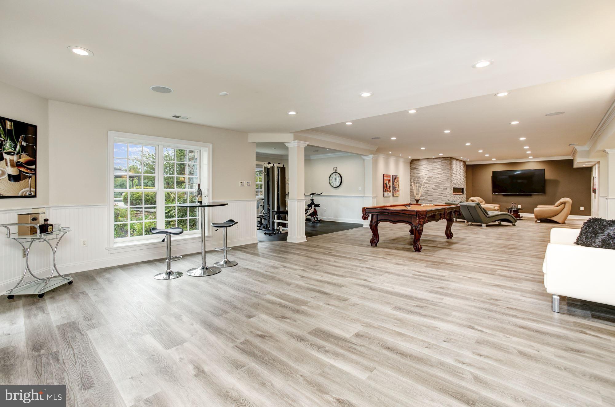 FOX MEADOW - Residential