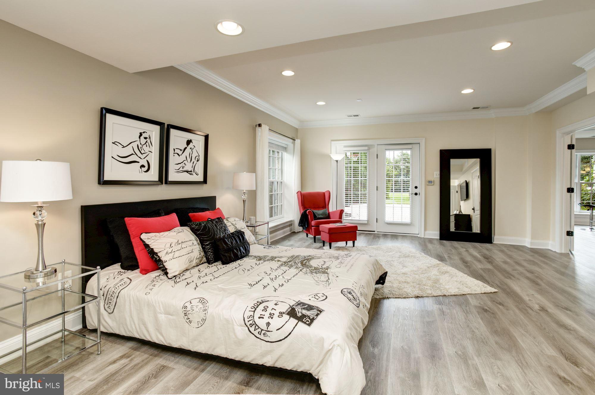 FOX MEADOW - Residential