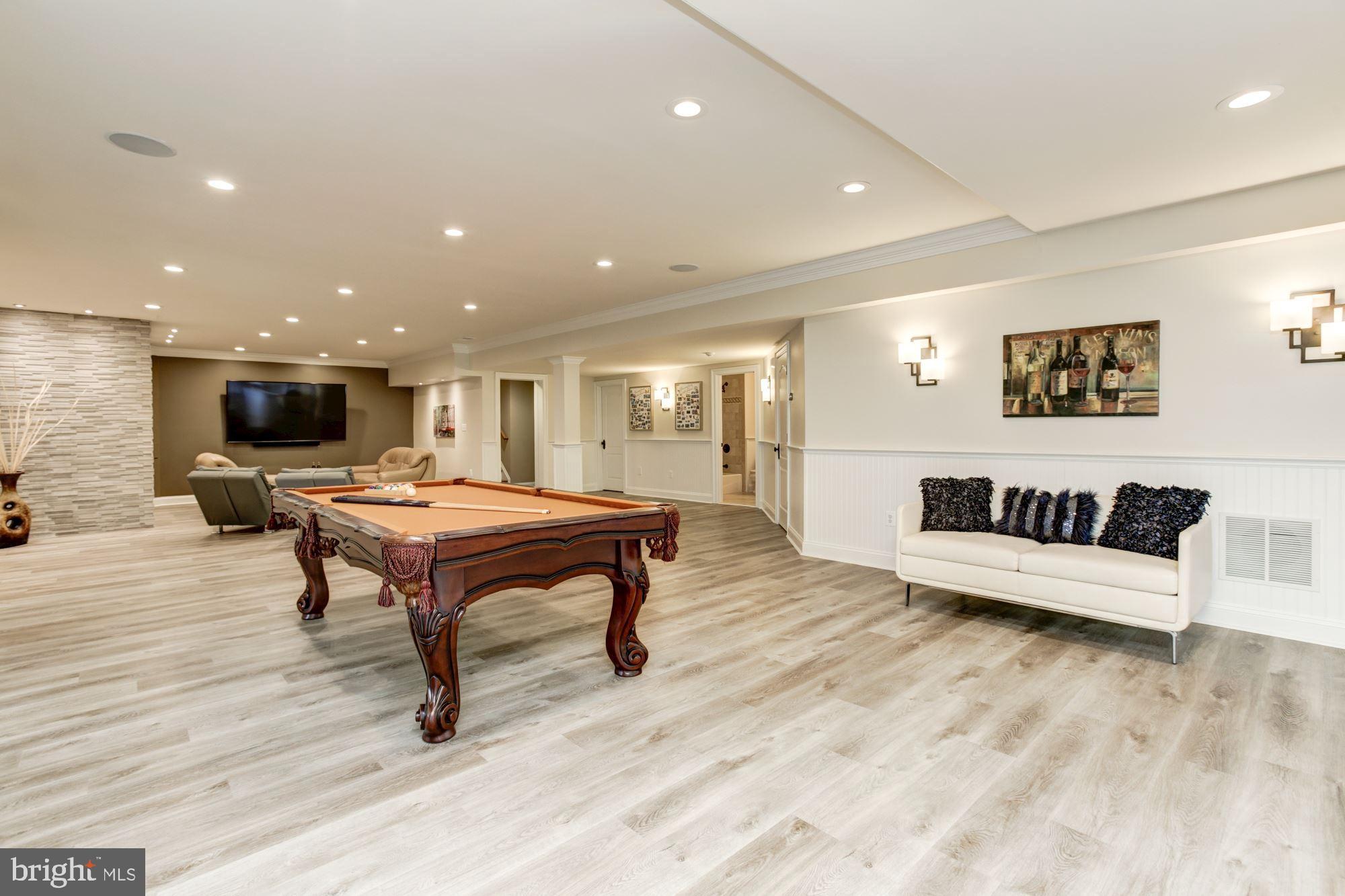 FOX MEADOW - Residential