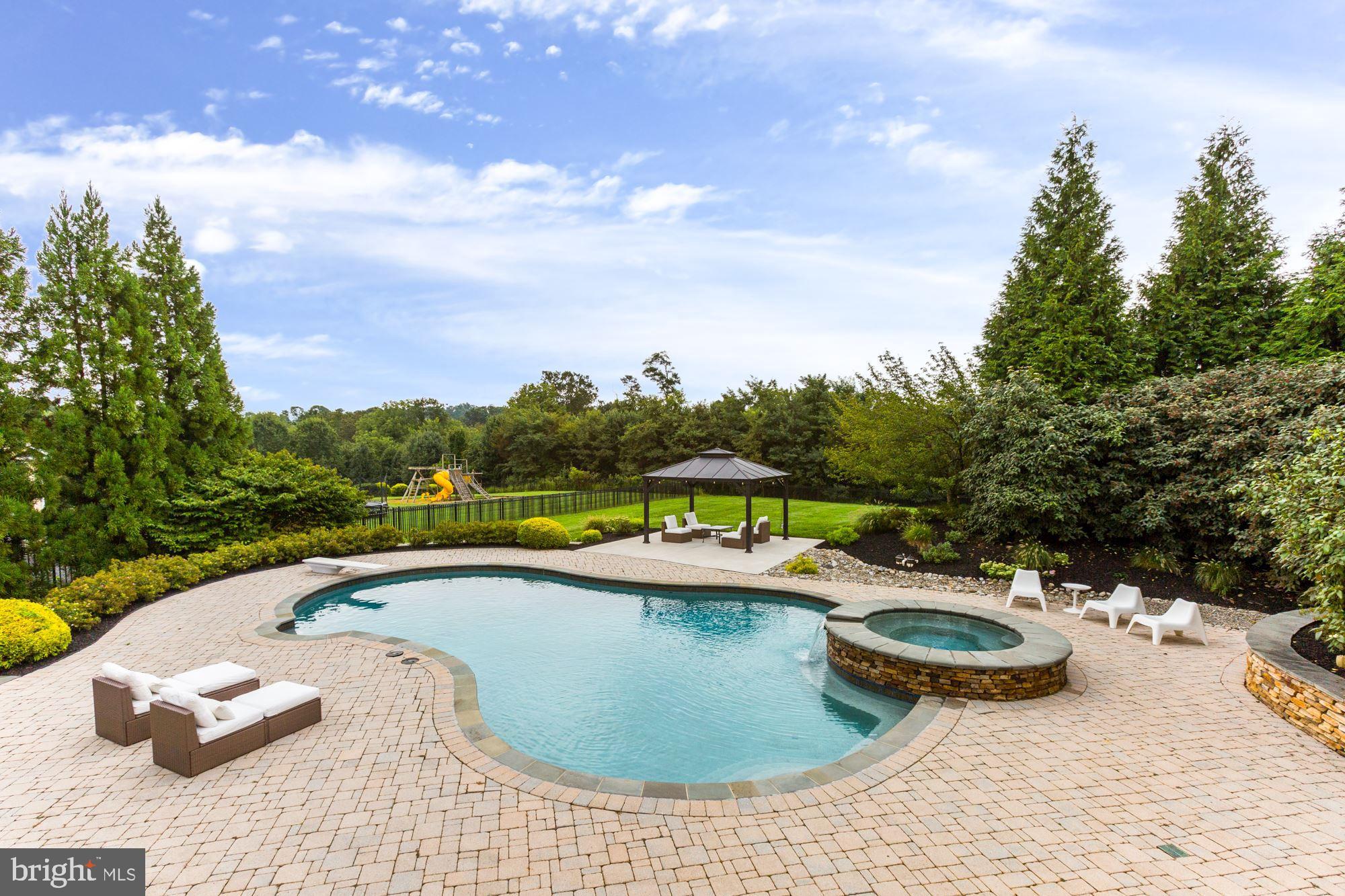 FOX MEADOW - Residential