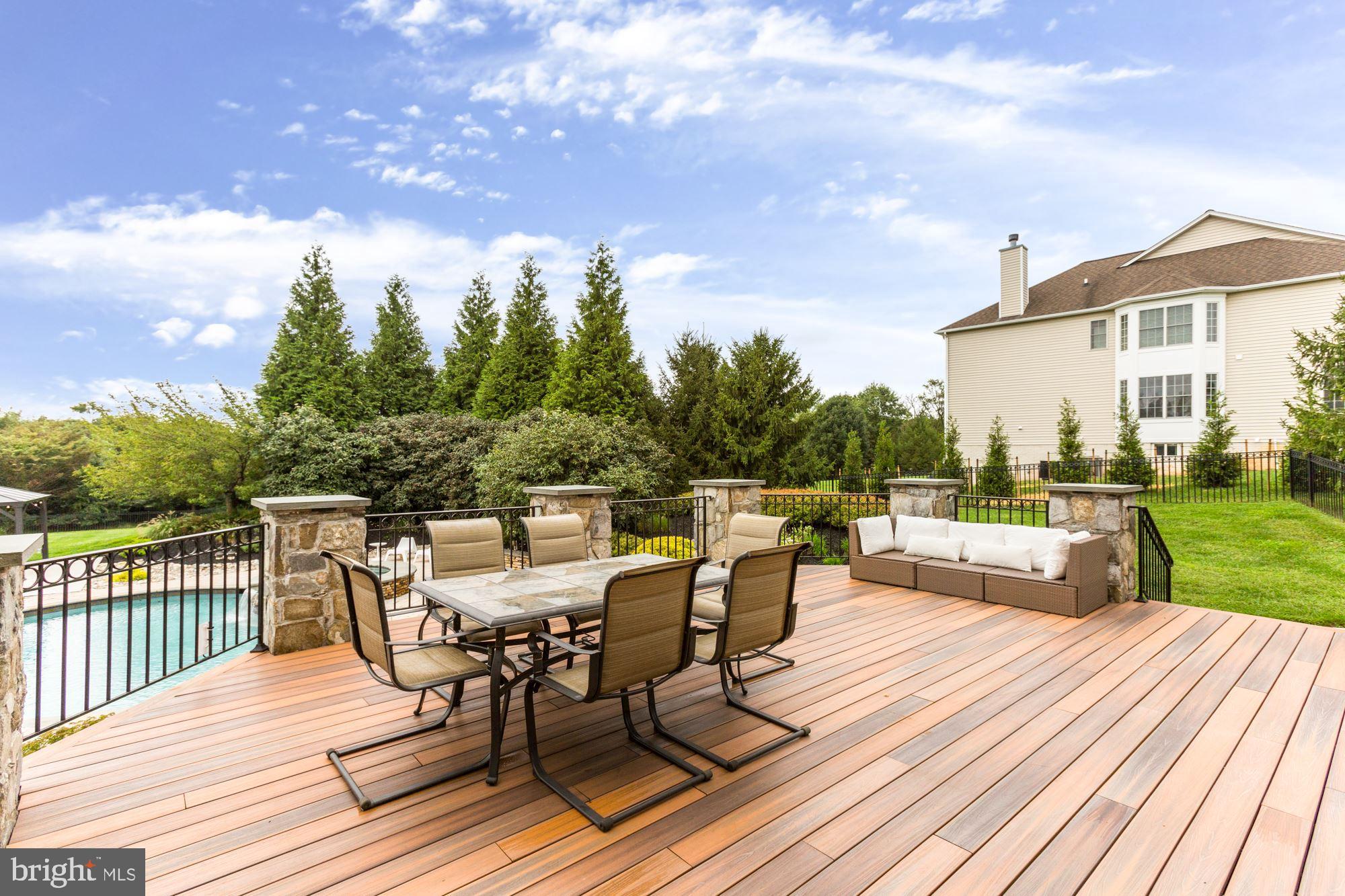 FOX MEADOW - Residential