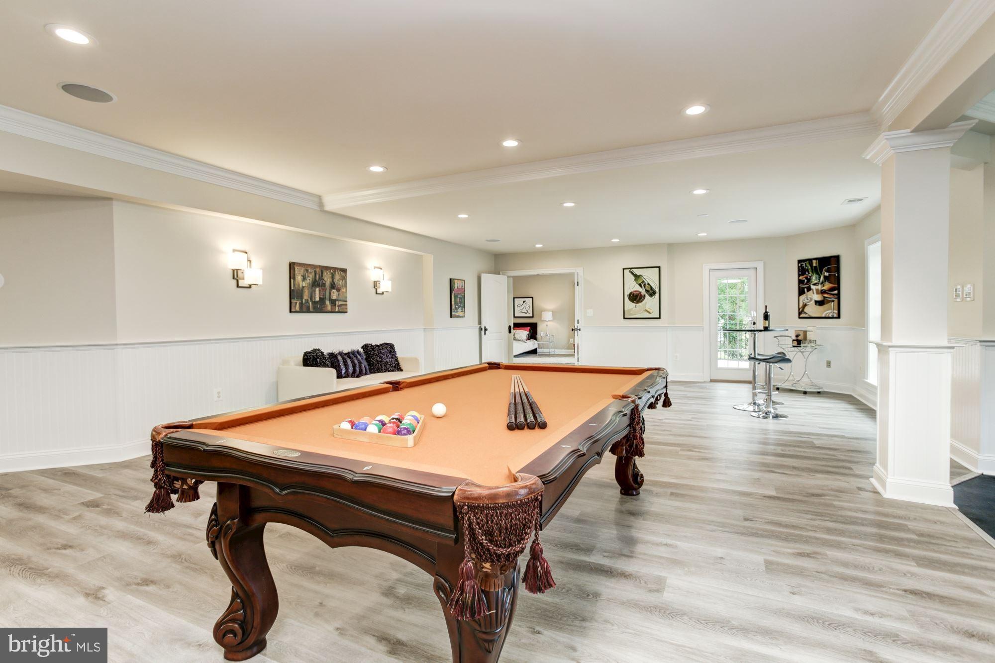 FOX MEADOW - Residential