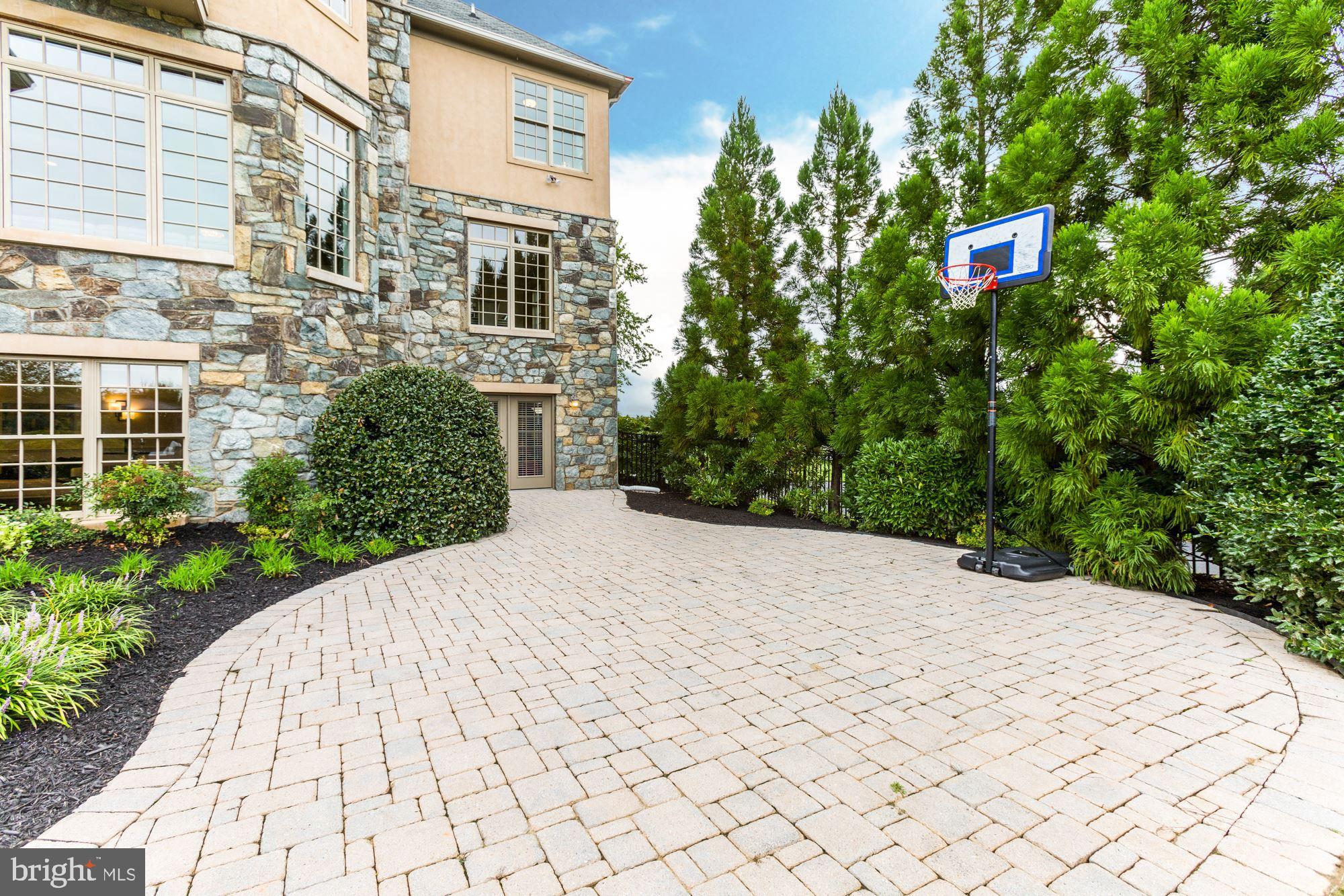 FOX MEADOW - Residential