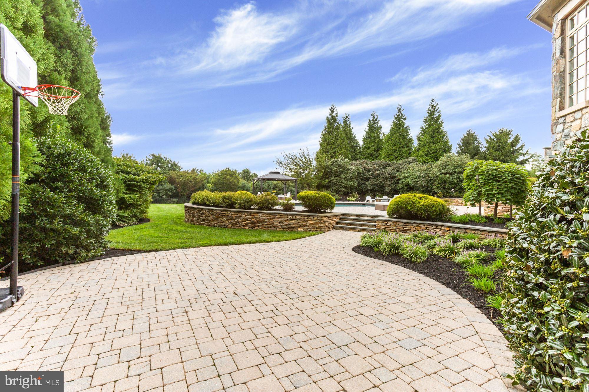 FOX MEADOW - Residential