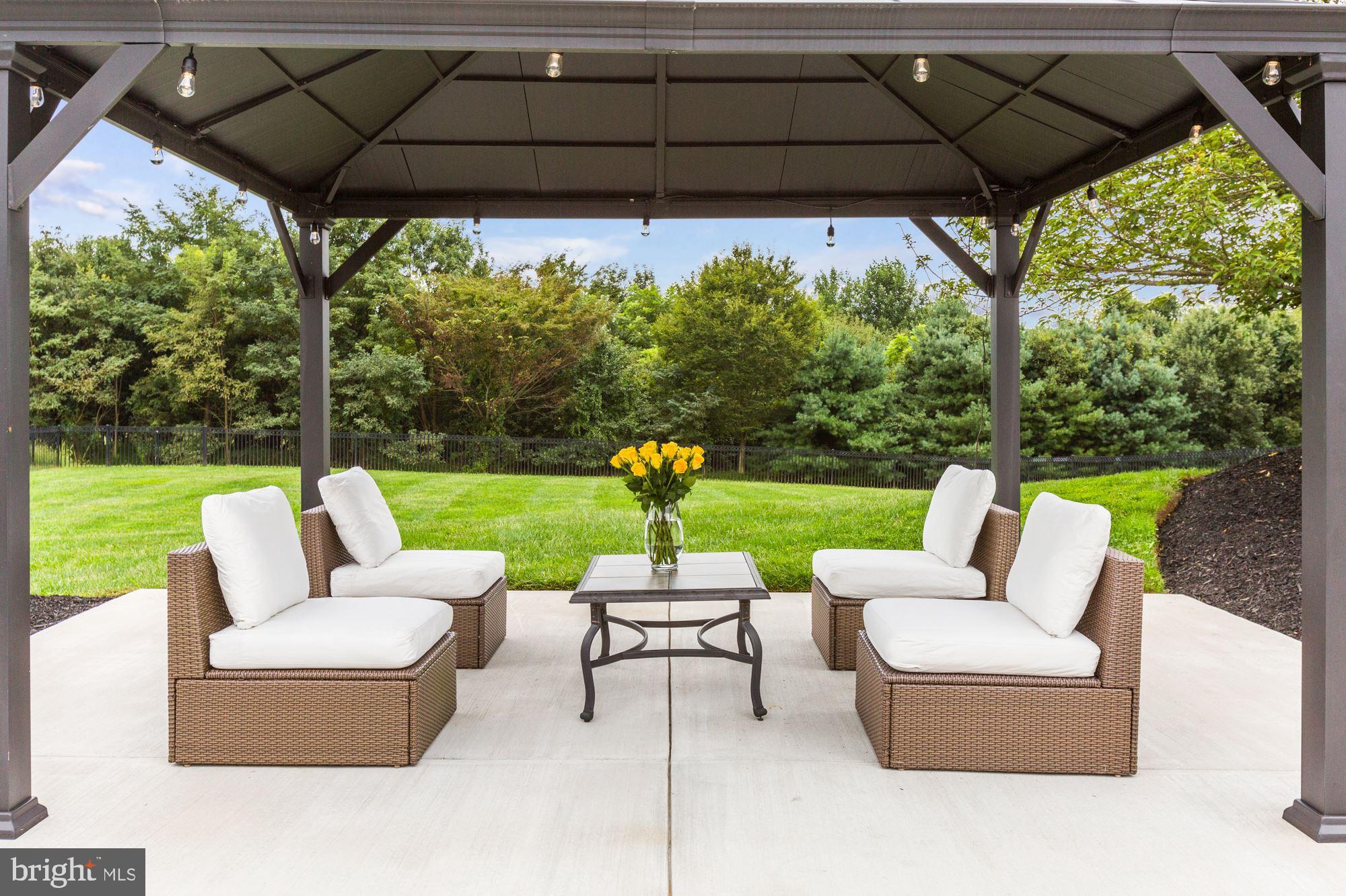 FOX MEADOW - Residential