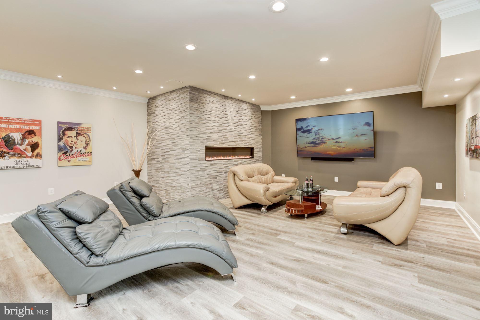 FOX MEADOW - Residential