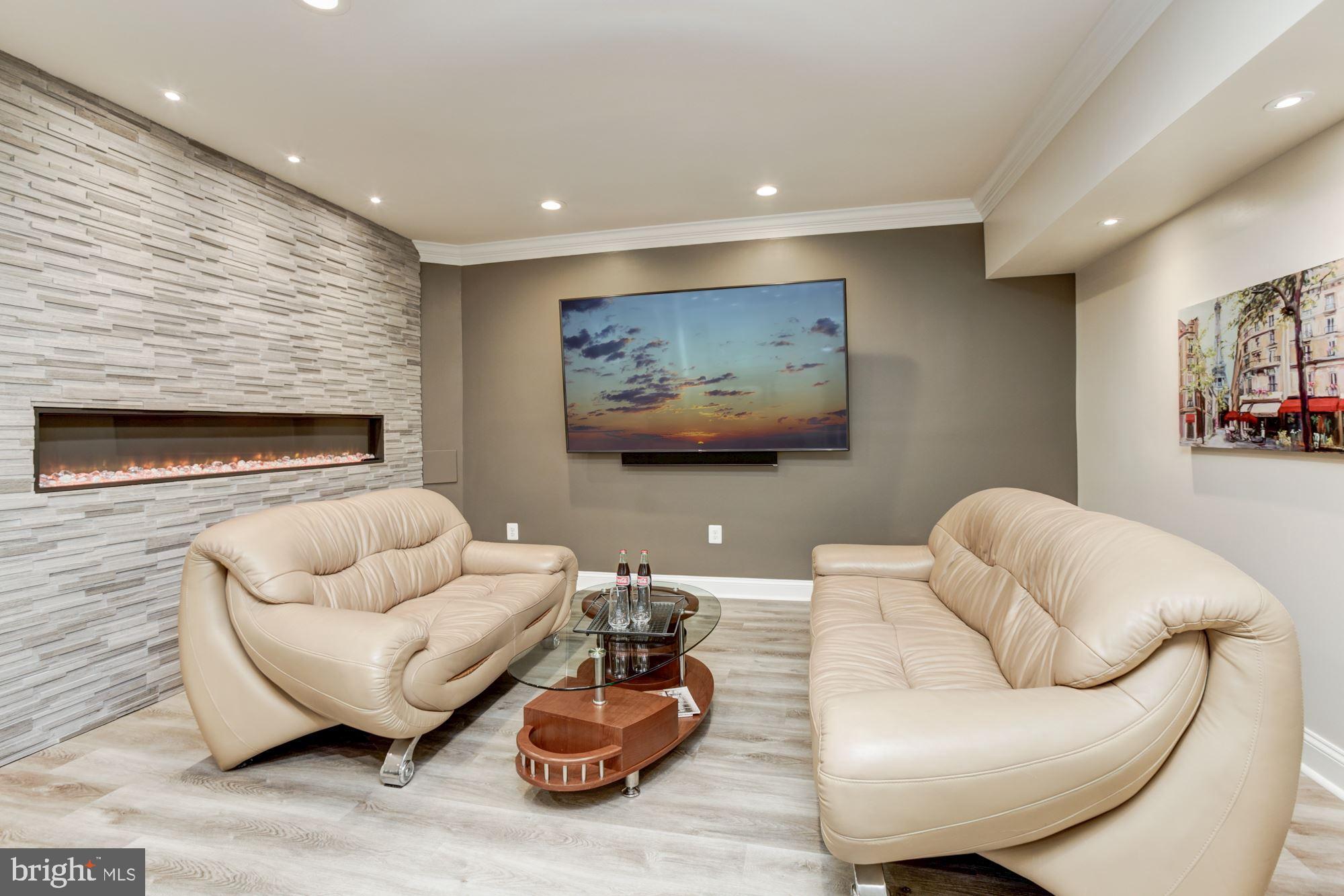 FOX MEADOW - Residential