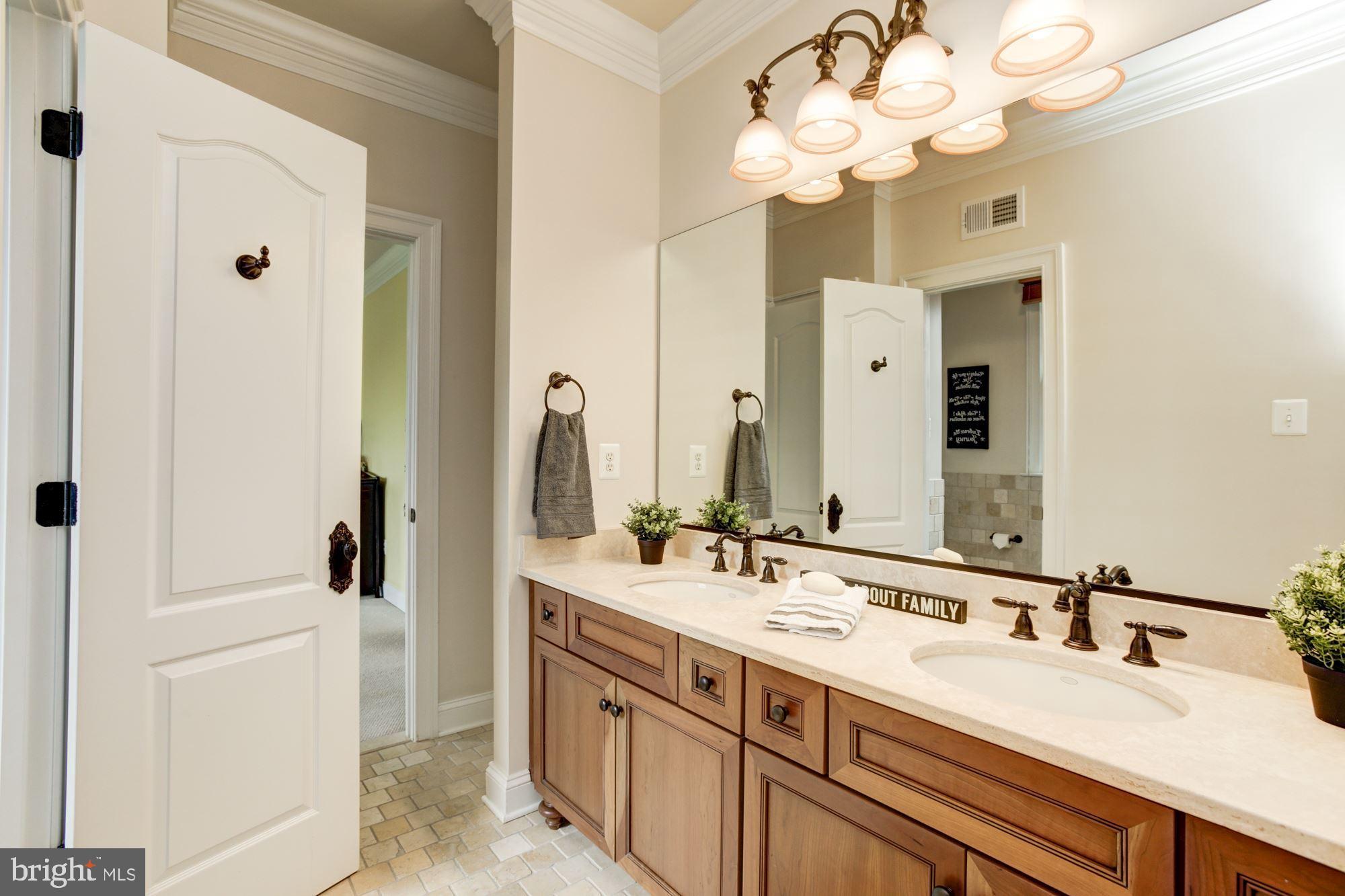 FOX MEADOW - Residential