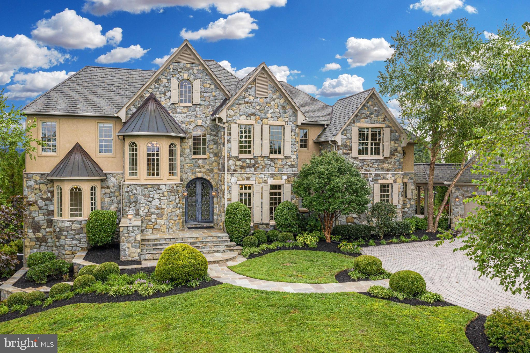 FOX MEADOW - Residential