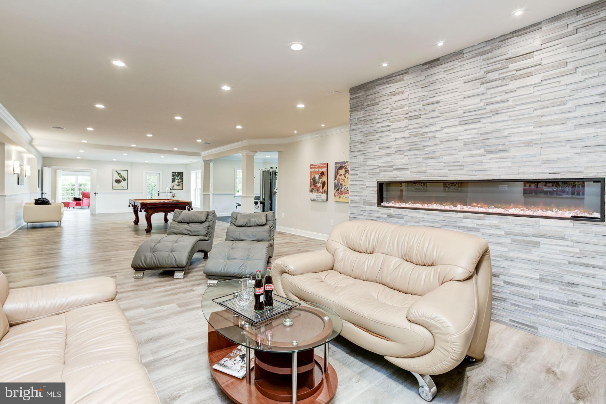 FOX MEADOW - Residential