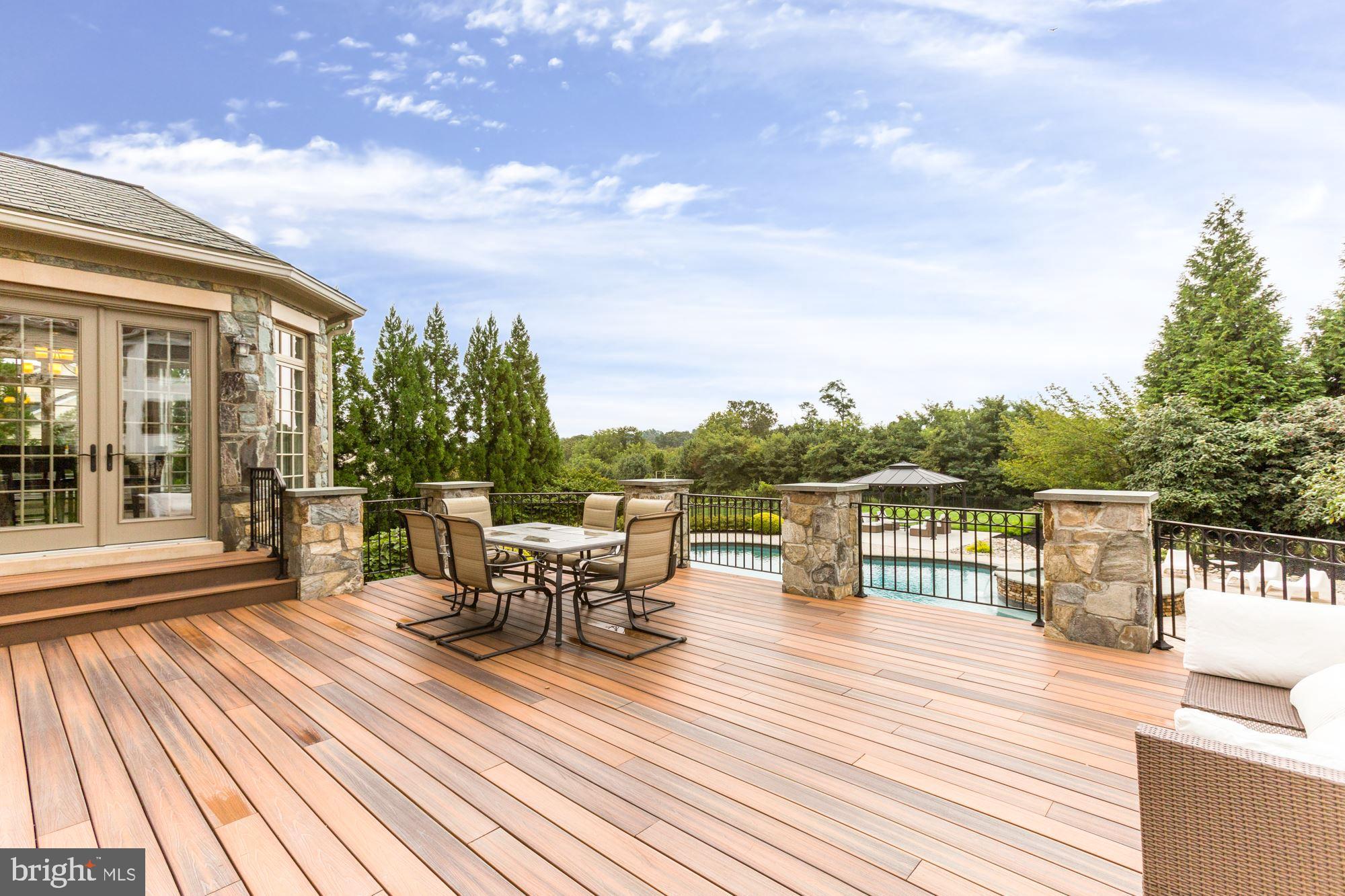 FOX MEADOW - Residential