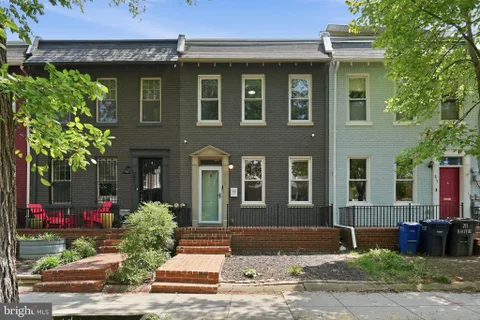 215 15th Street NE, Washington, DC 20002 - #: DCDC2272708
