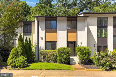 Photo of 11859 Coopers Court, RESTON, VA 20191 (MLS # VAFX2324310)