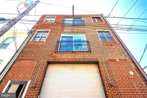 Townhouse For Rent - 207 Rector Street #2F<br/> PHILADELPHIA, PA 19128
