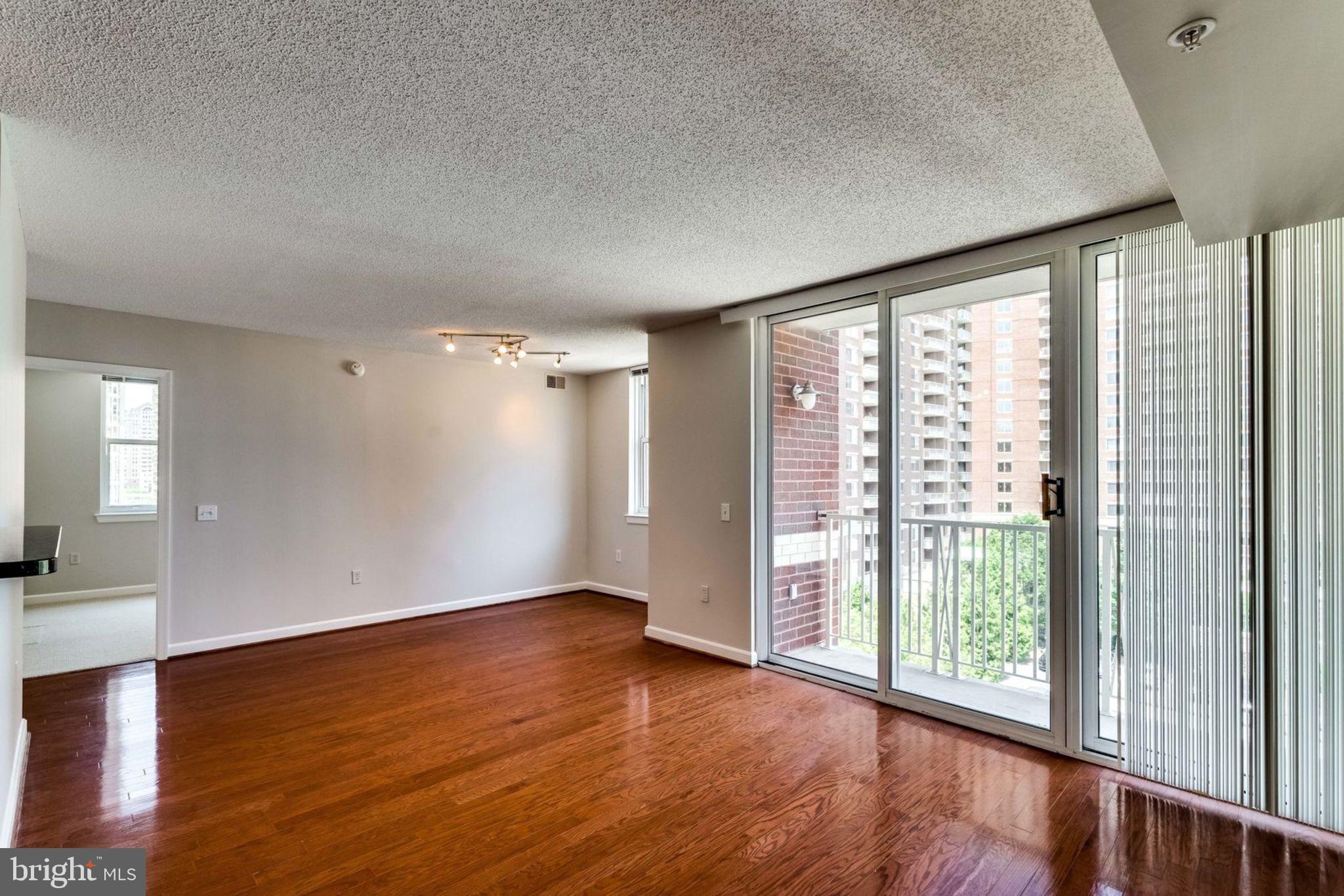 BALLSTON 880 - Residential