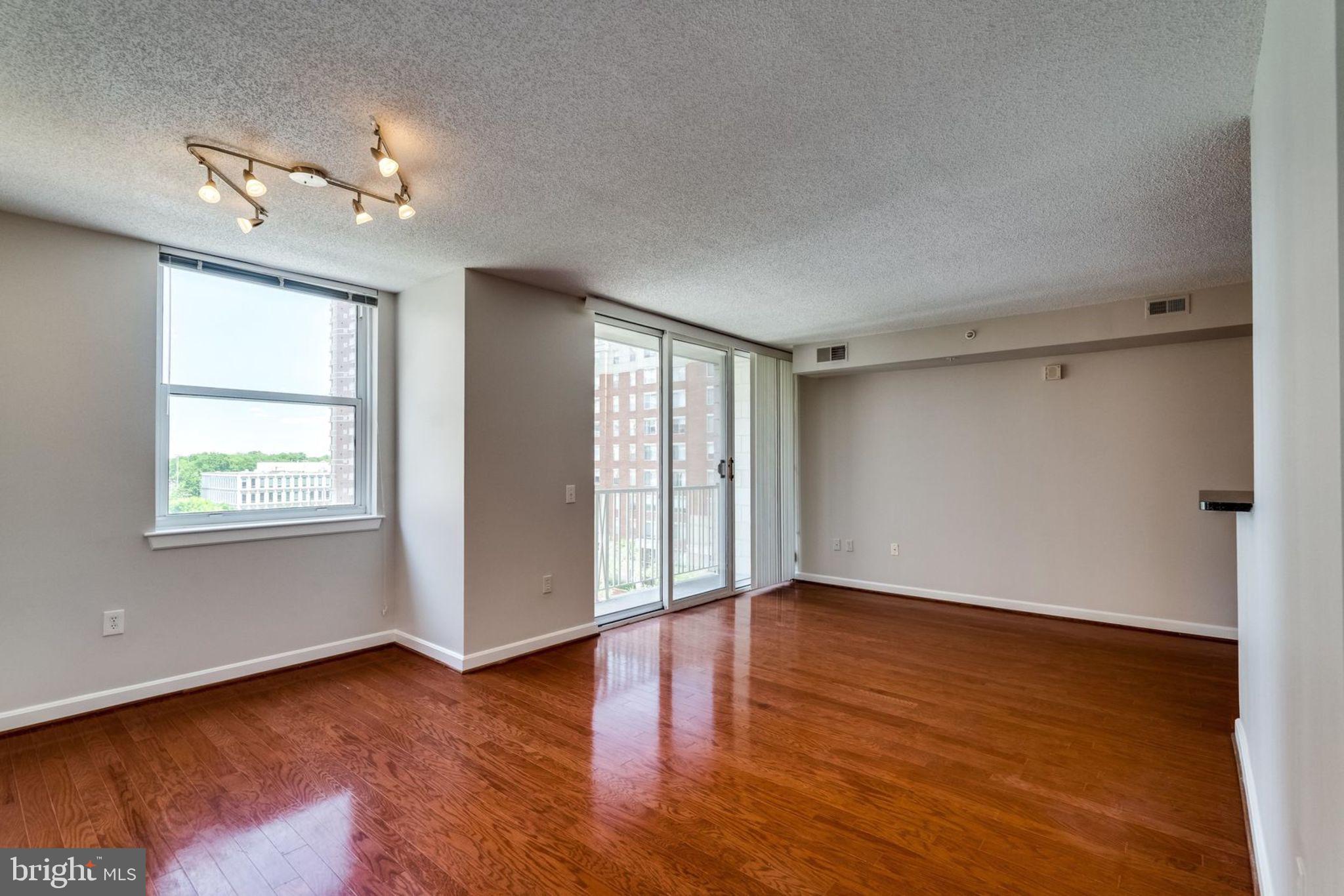 BALLSTON 880 - Residential