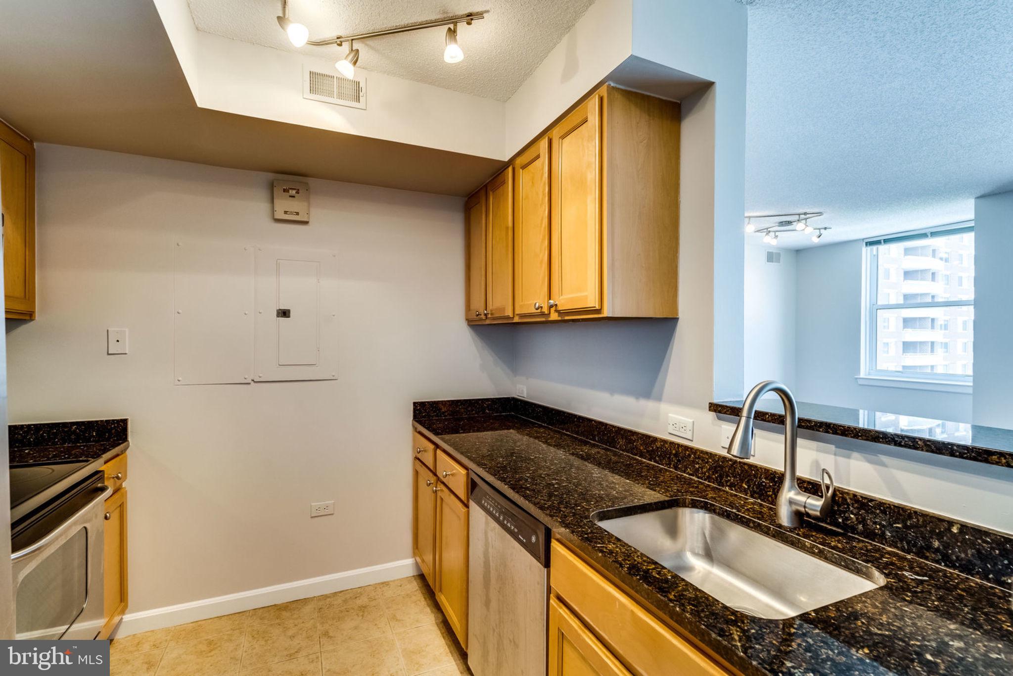 BALLSTON 880 - Residential