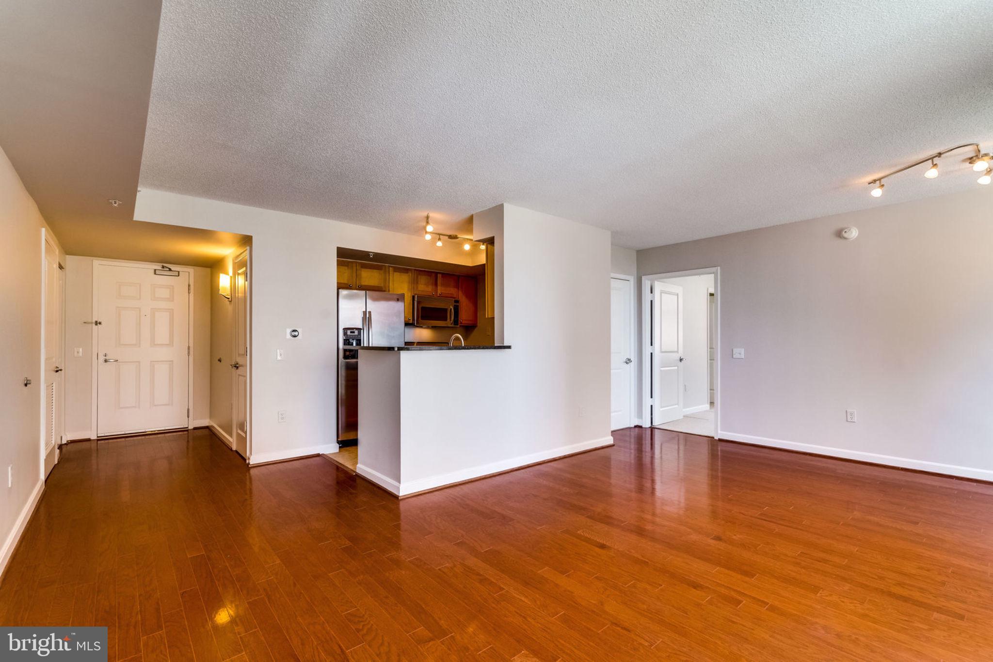 BALLSTON 880 - Residential