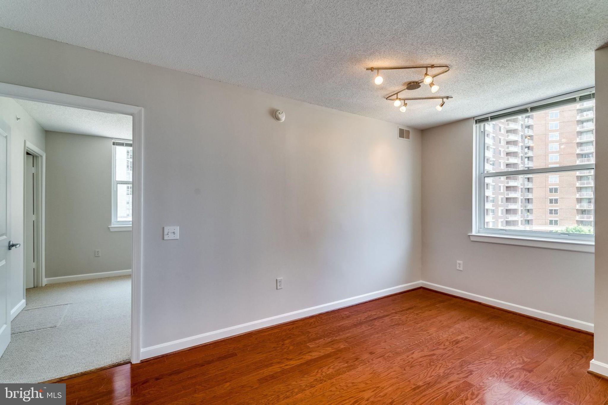 BALLSTON 880 - Residential