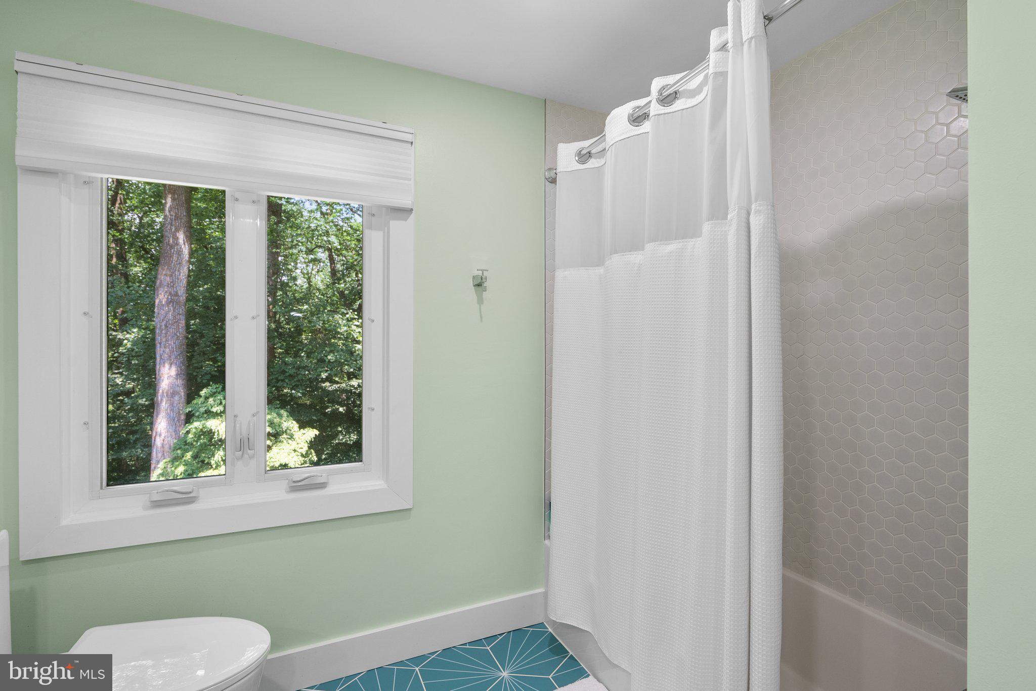 POTOMAC MANOR - Residential