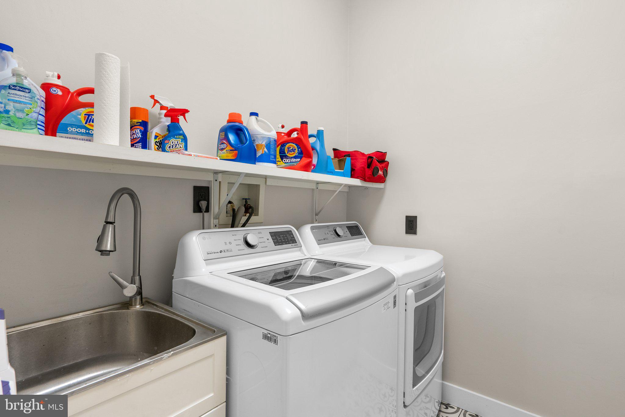 POTOMAC MANOR - Residential