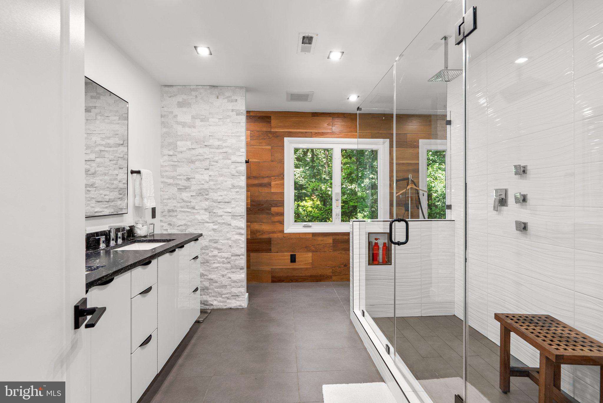 POTOMAC MANOR - Residential