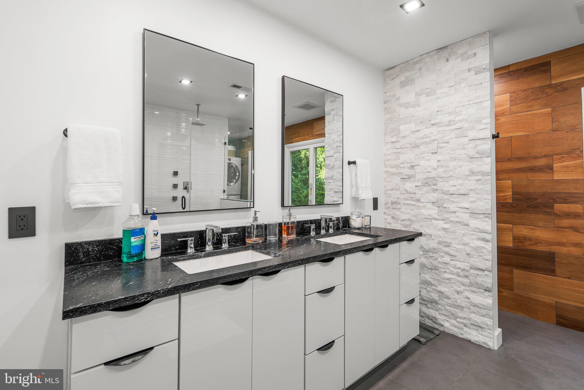 POTOMAC MANOR - Residential